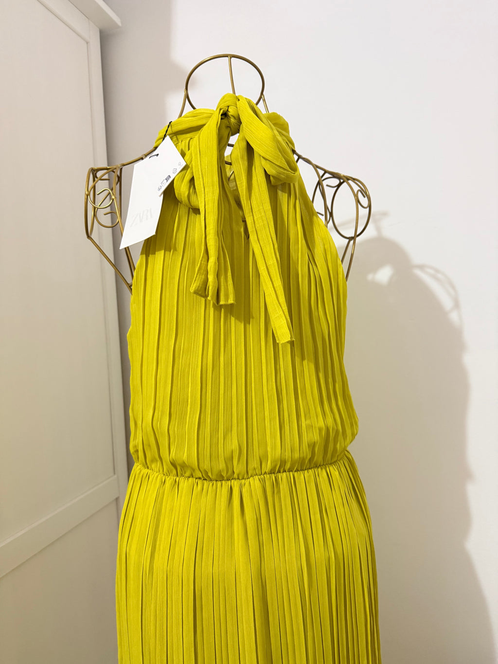 Lime Pleated Sleeveless Midi Dress