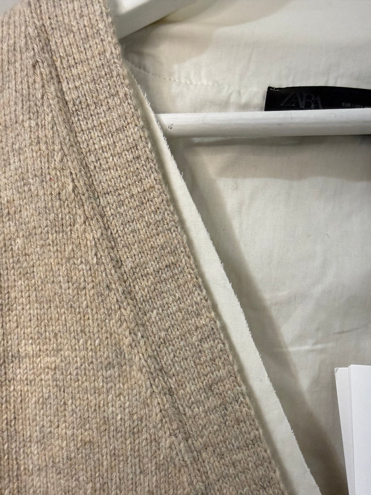     Zara beige cardigan knit fabric and lining detail