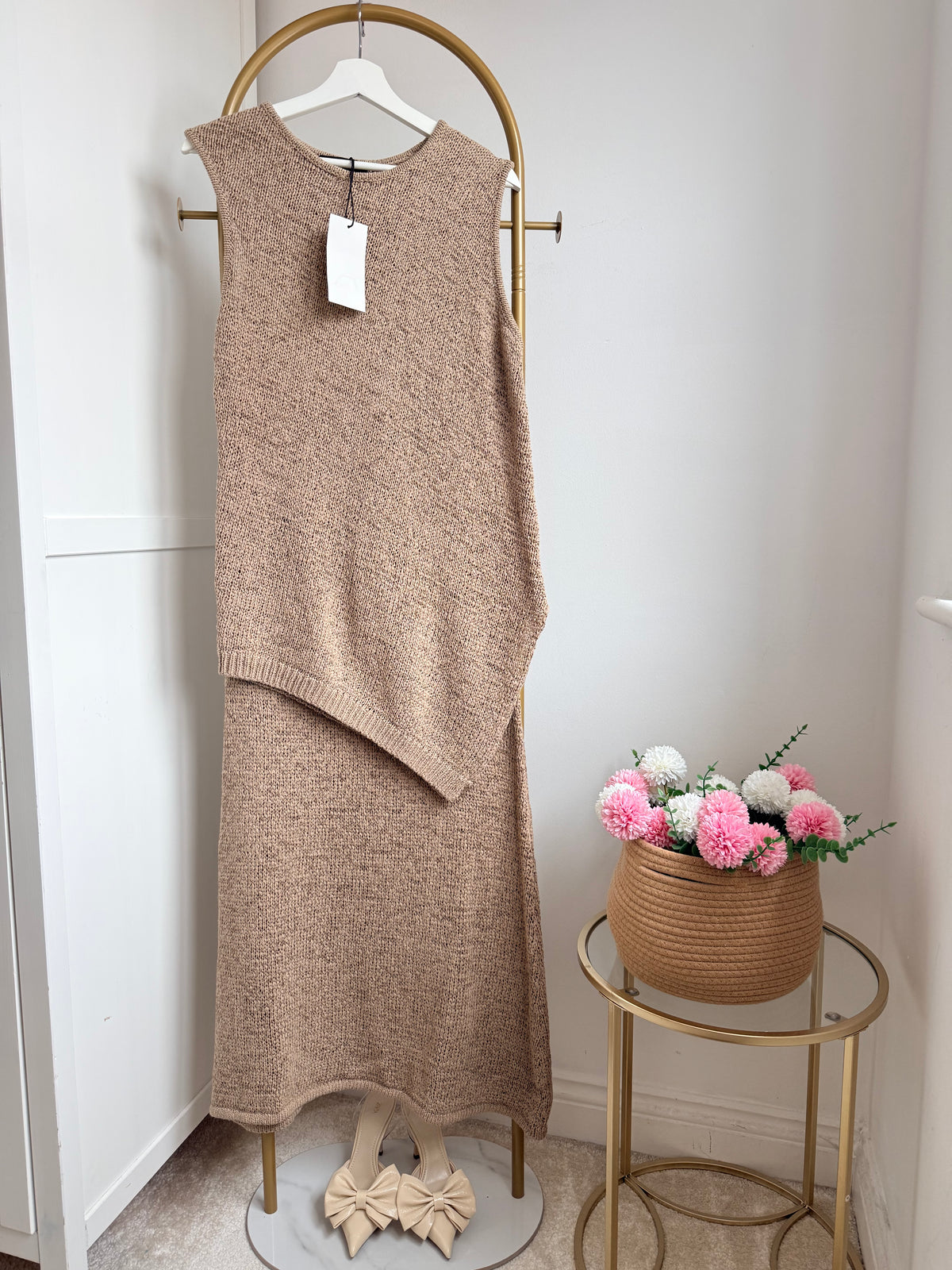     Zara beige knit co-ord set with sleeveless top and matching skirt