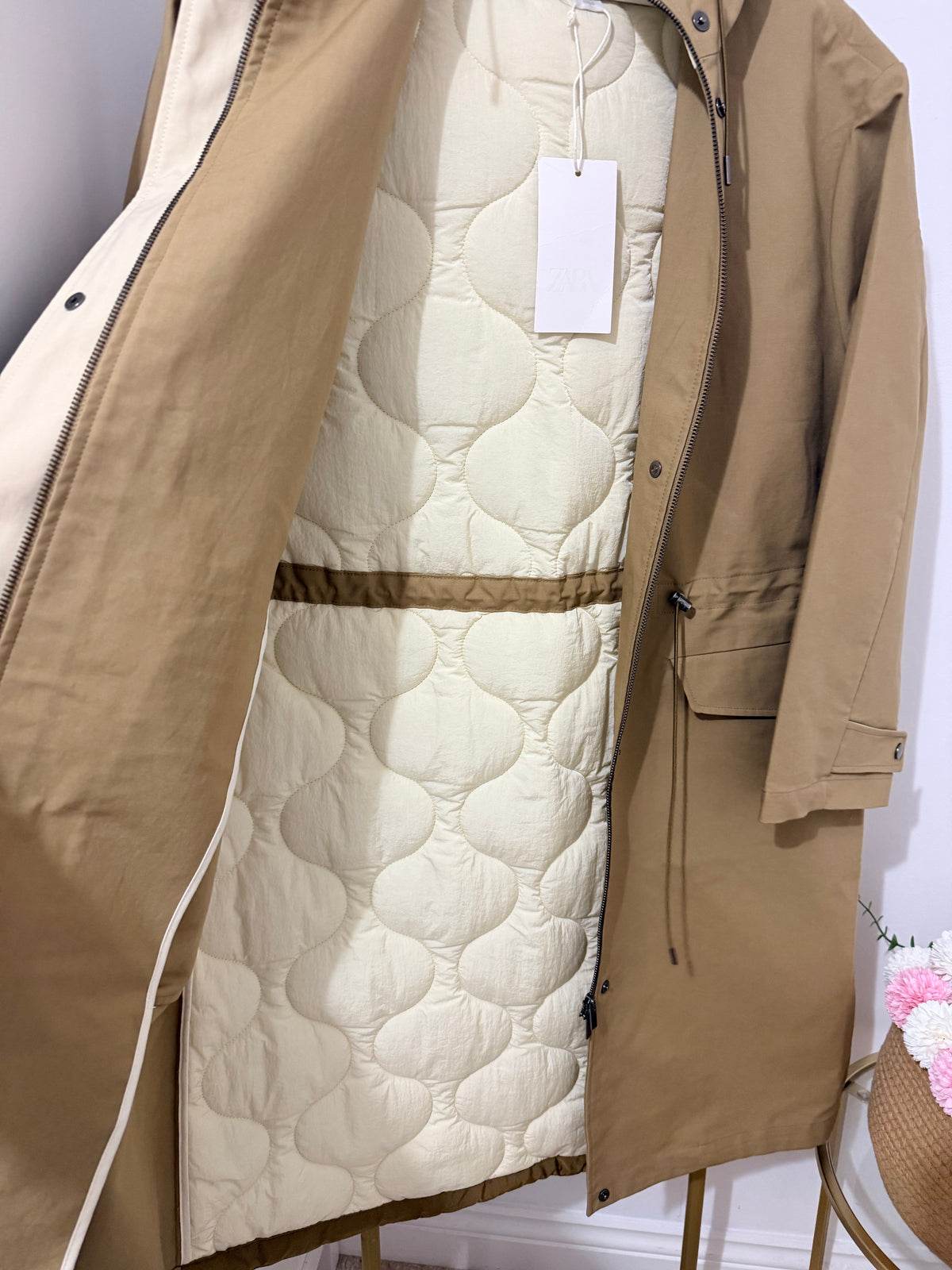     Zara beige trench coat quilted padded lining detail