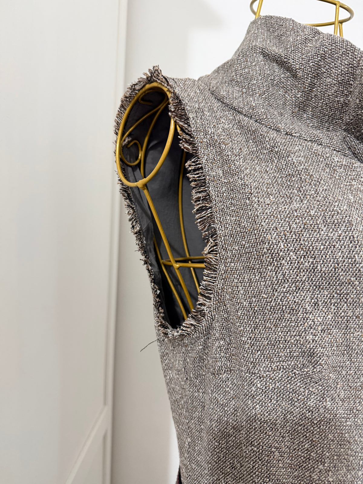     Zara beige tweed dress fabric and seam detail