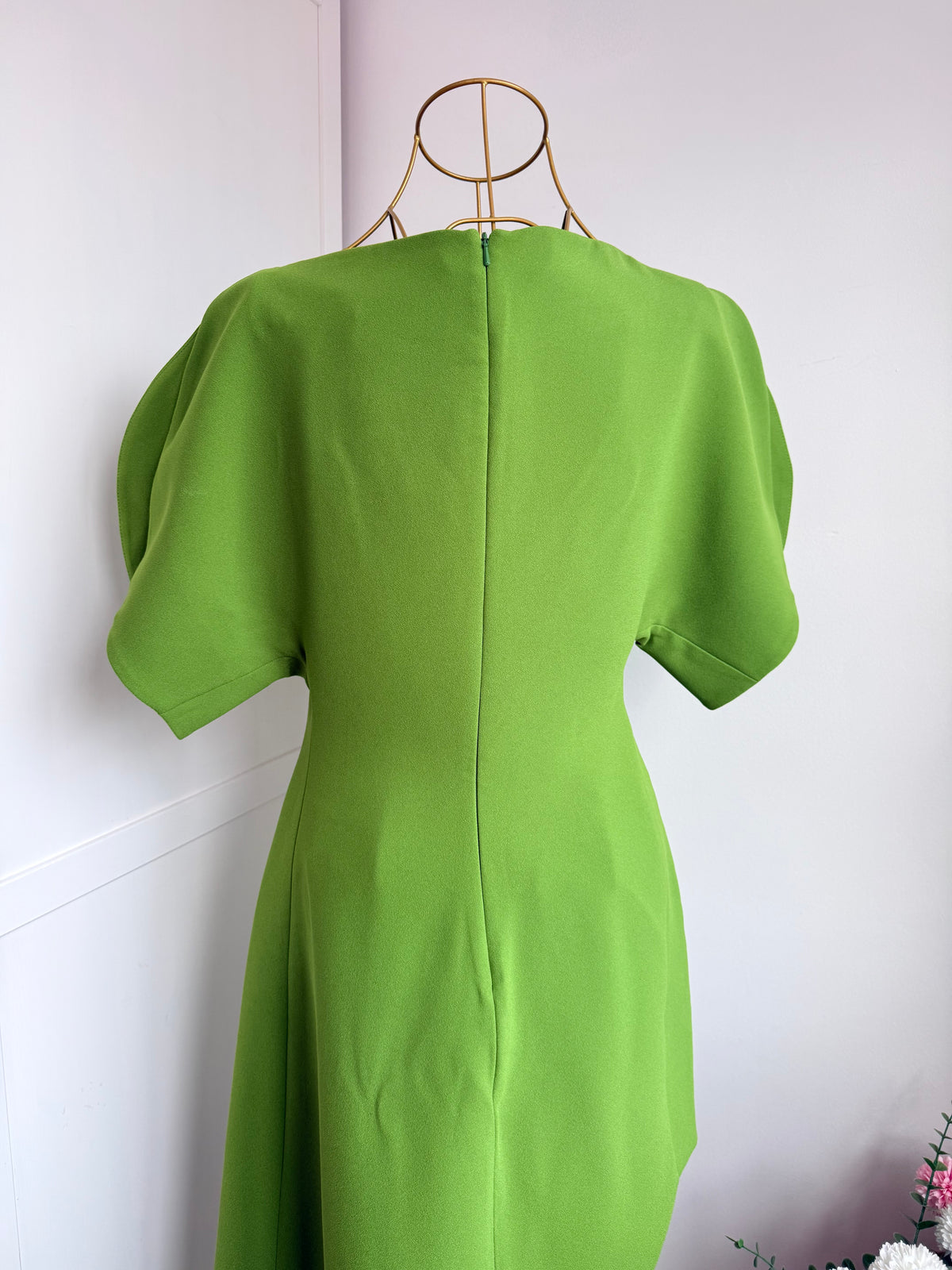 Green short sleeves asymmetrical midi dress