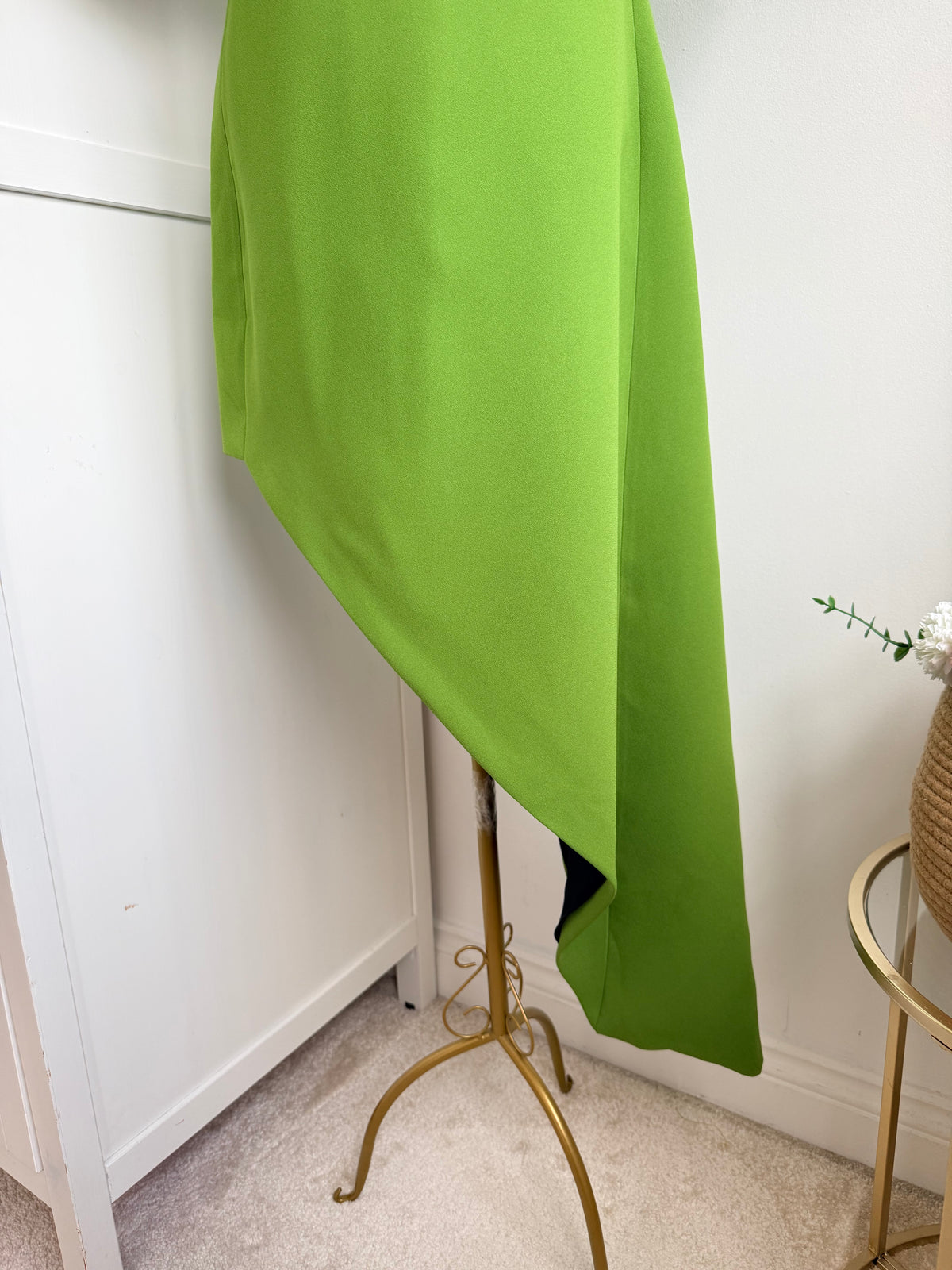 Green short sleeves asymmetrical midi dress