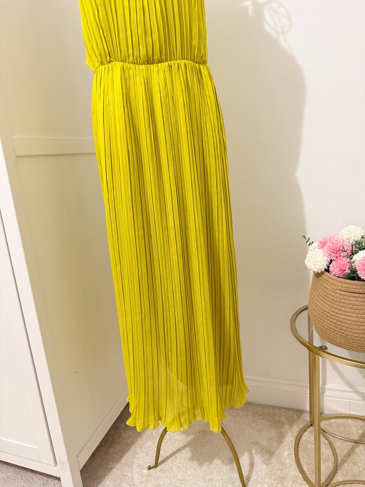 Lime Pleated Sleeveless Midi Dress