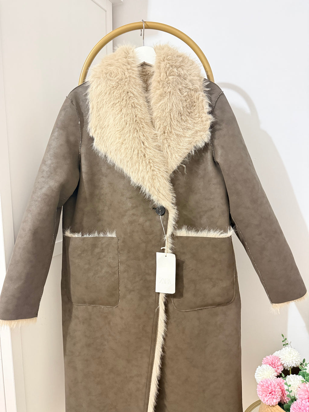     Zara brown reversible coat with beige faux fur collar