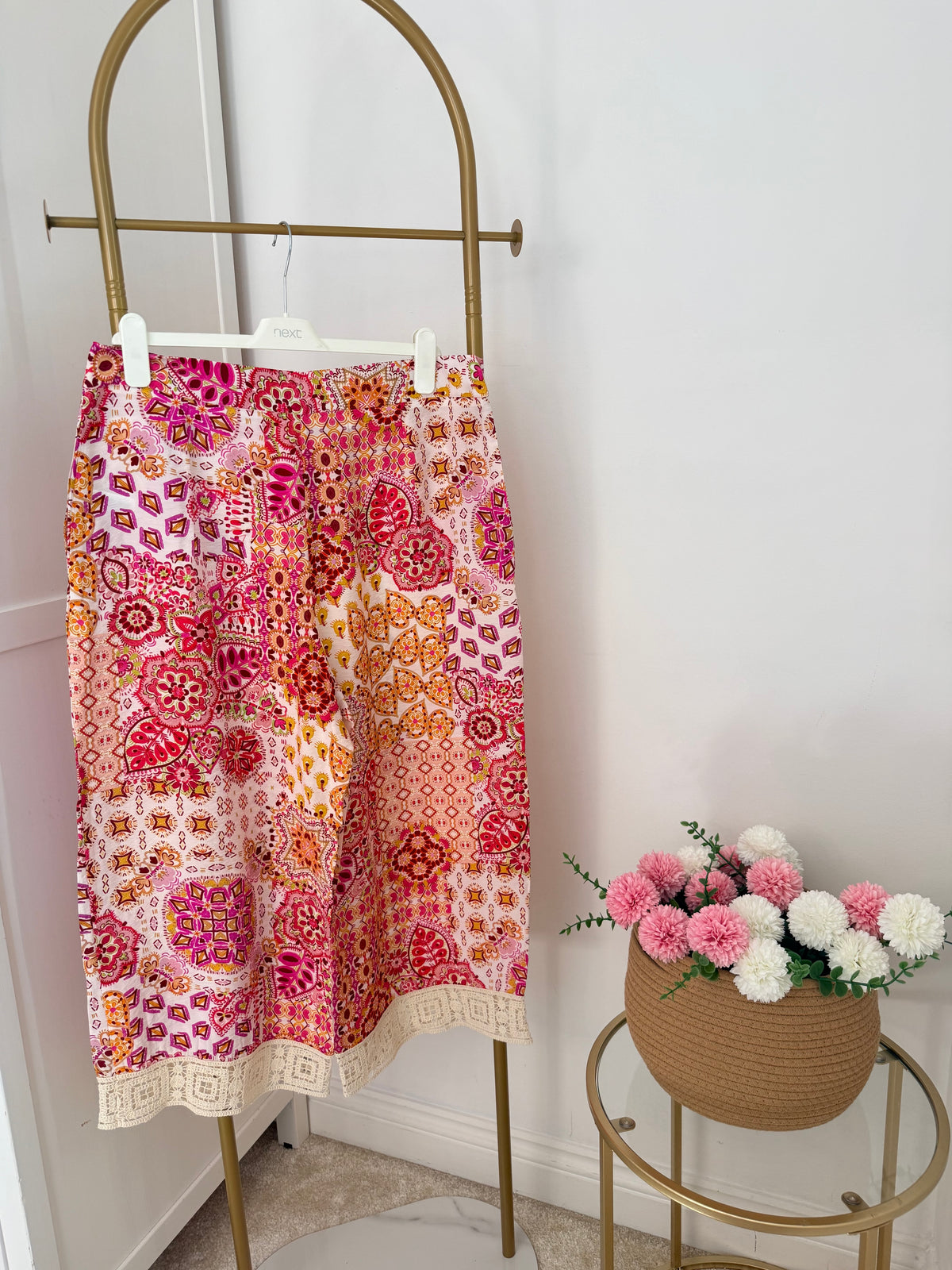     Zara pink printed cropped trousers back view