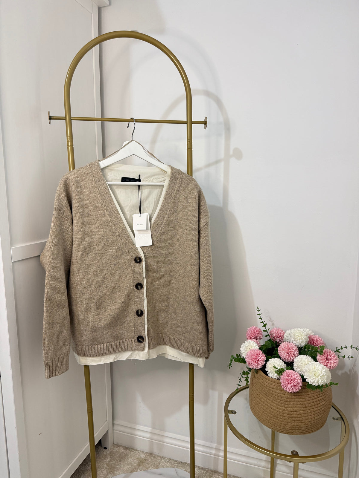     Zara beige long sleeve knit cardigan front view