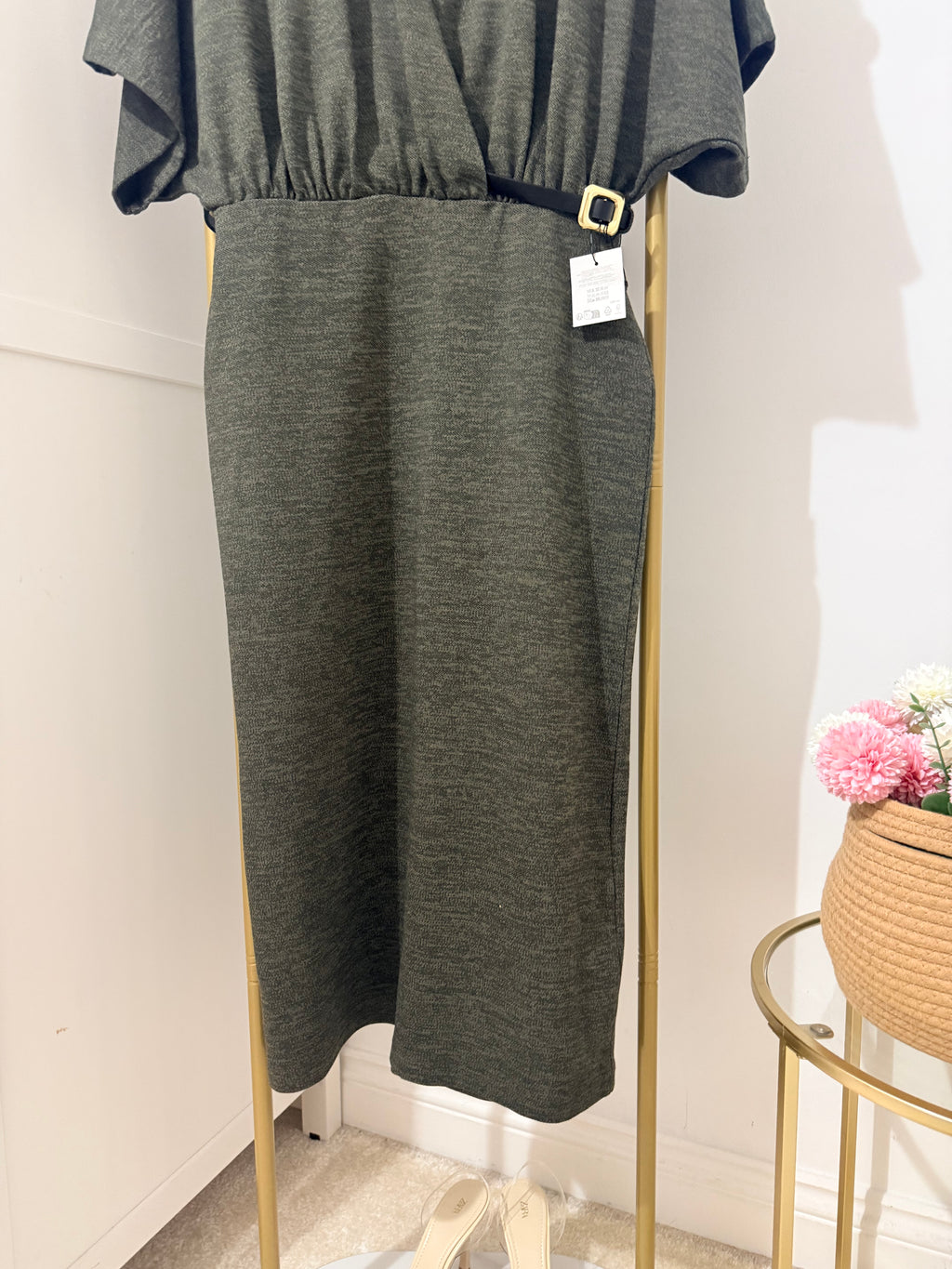    Zara khaki green belted midi dress skirt and fabric detail