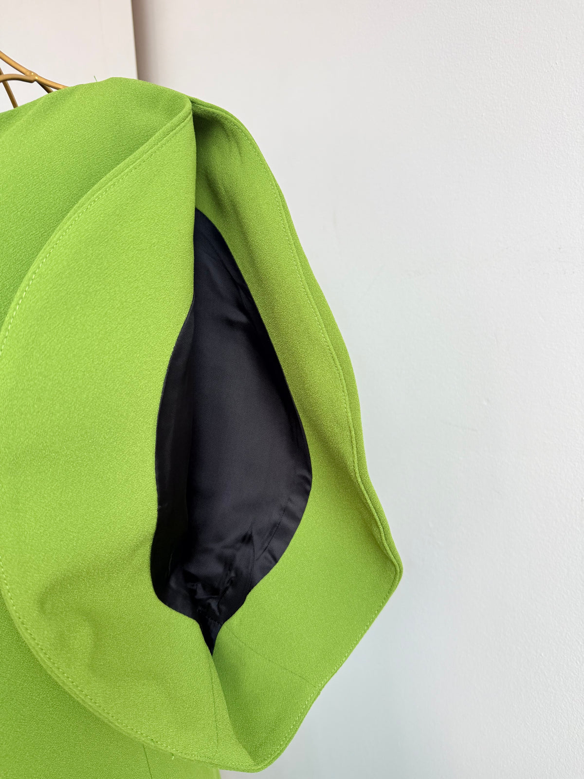 Green short sleeves asymmetrical midi dress