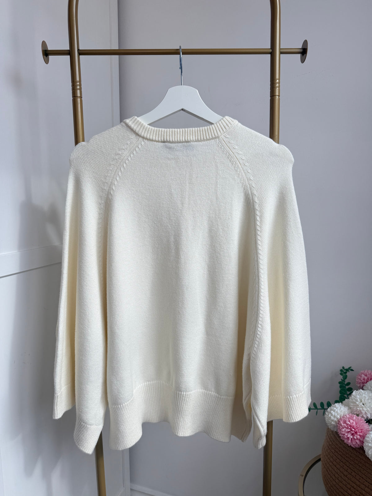     Close back view of Zara cream wide sleeve knit jumper