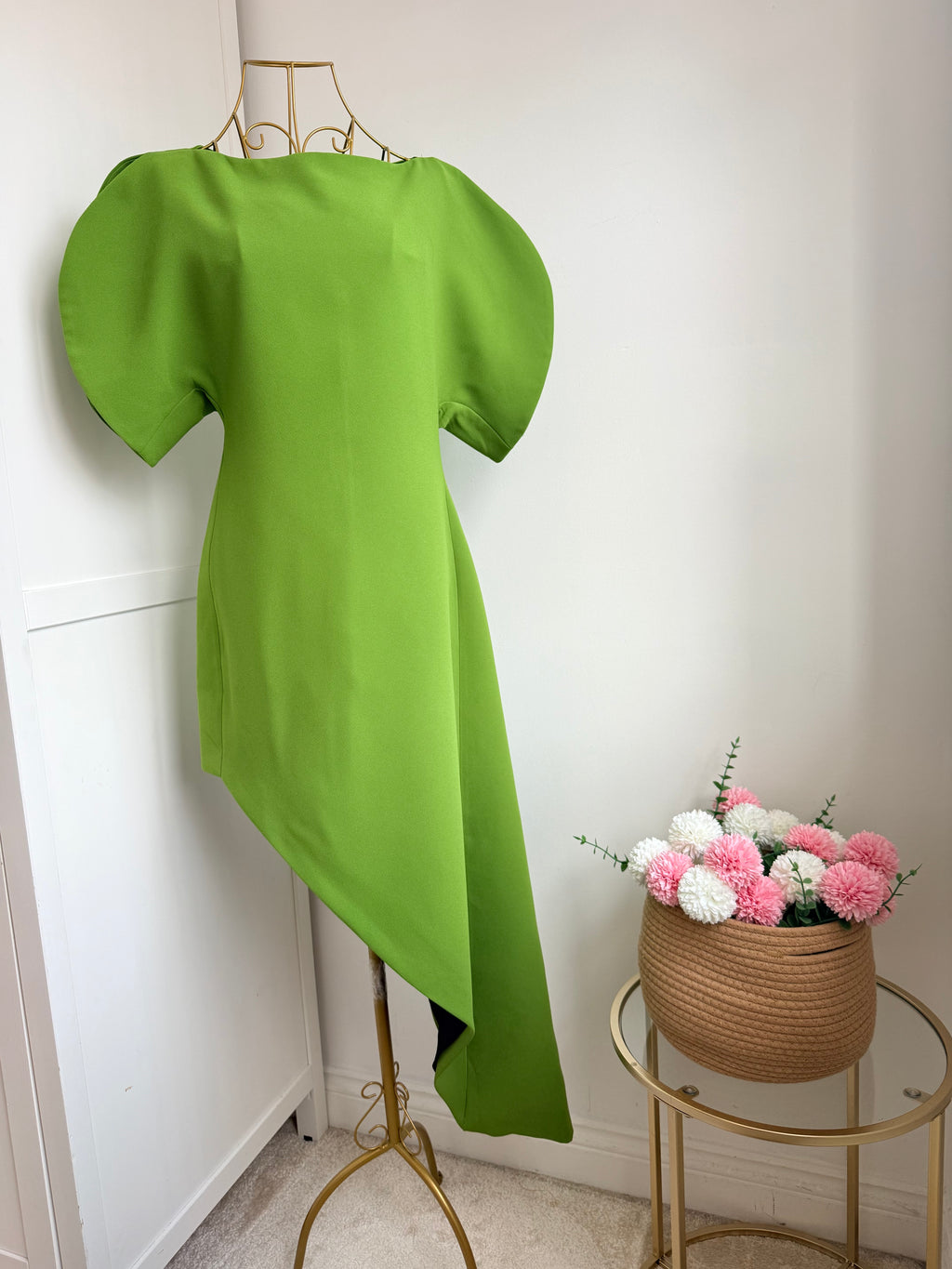 Green short sleeves asymmetrical midi dress