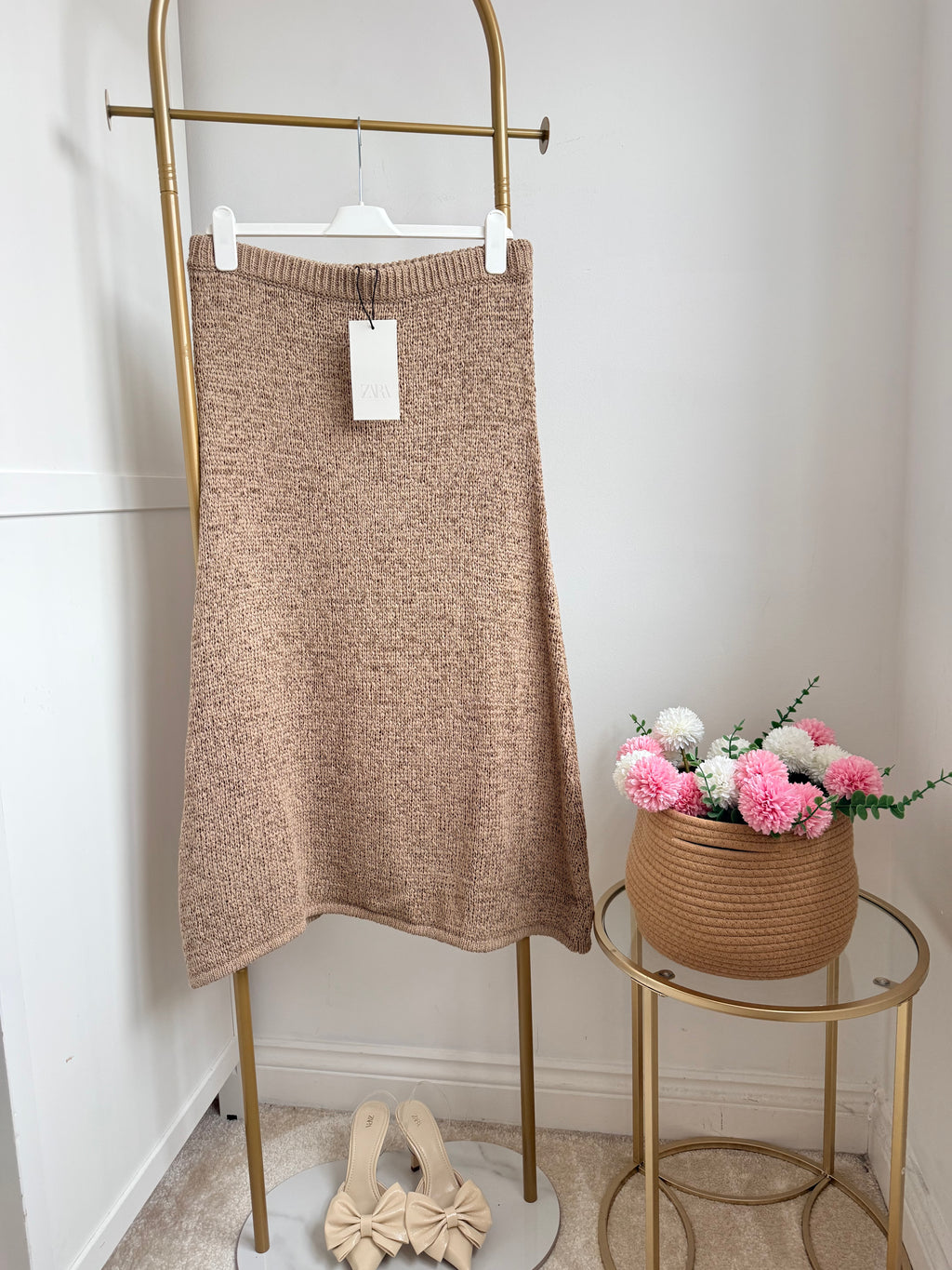     Zara beige knit skirt front view