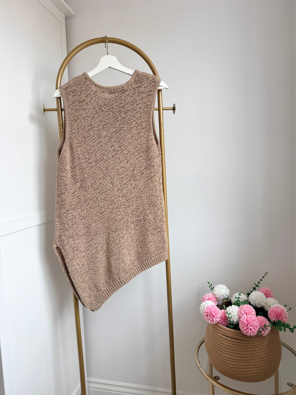     Back view of Zara beige sleeveless knit top
