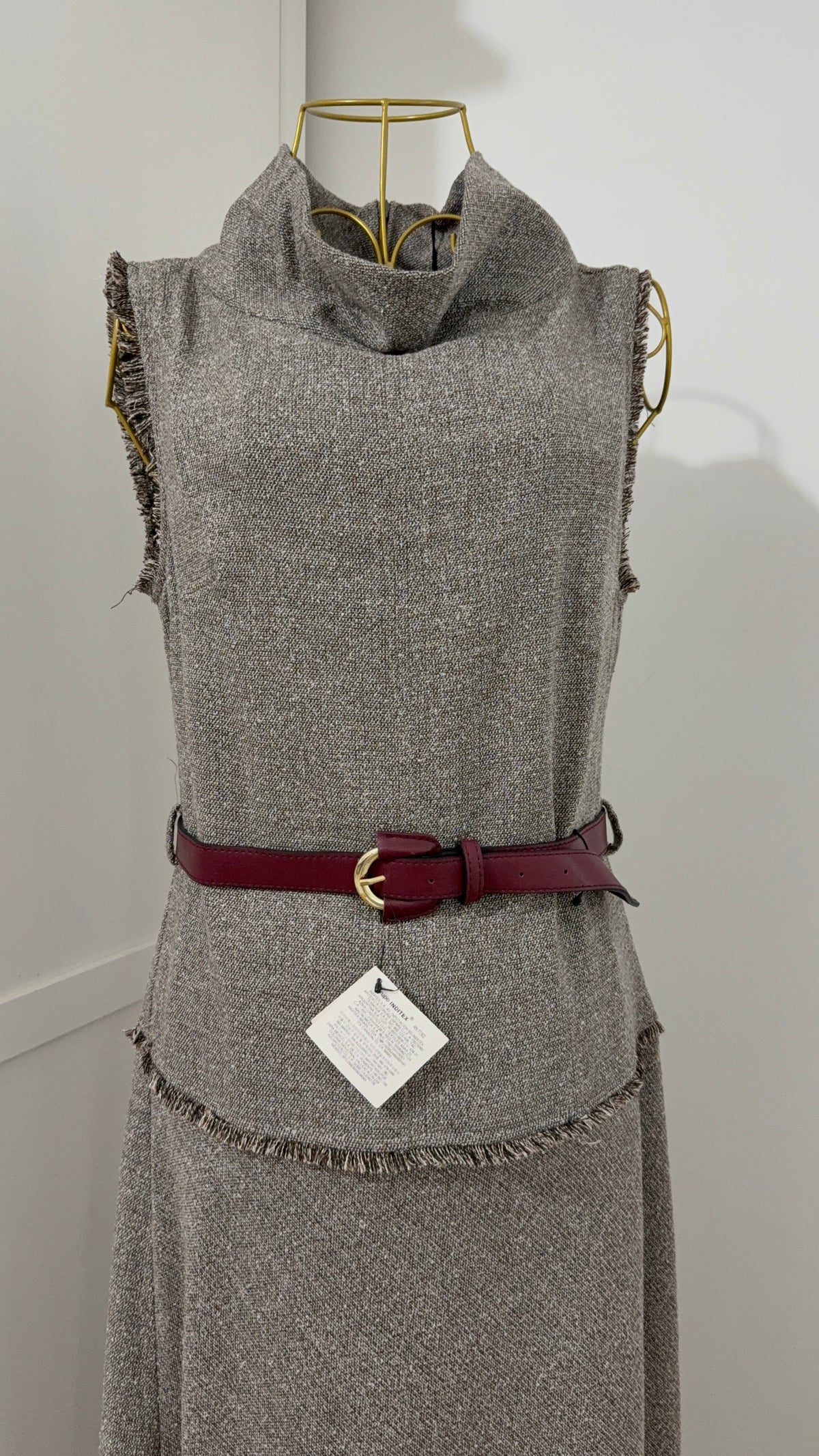     Zara beige tweed dress with burgundy belt close-up