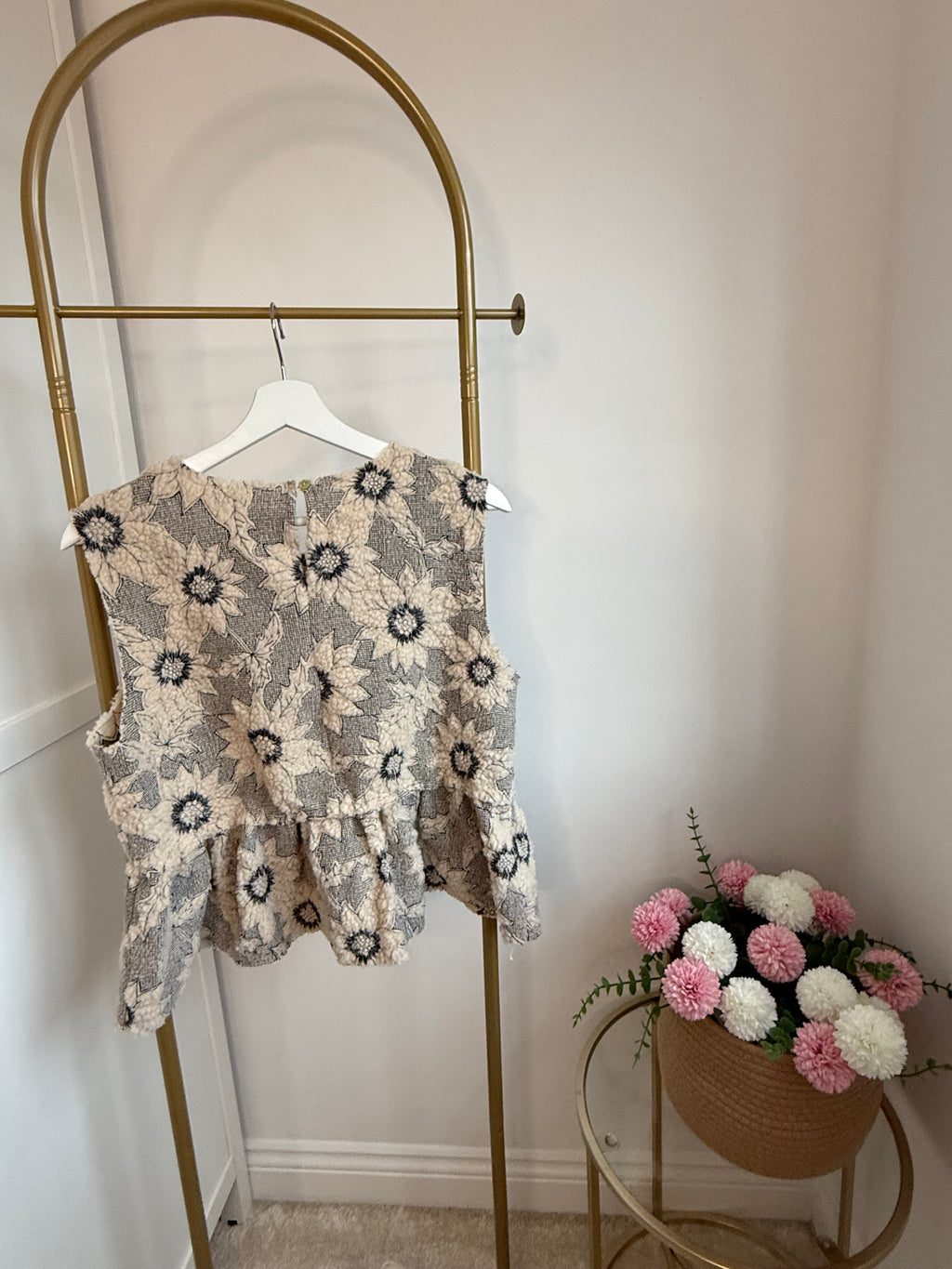     Zara Beige Floral Peplum Knit Top – Back View