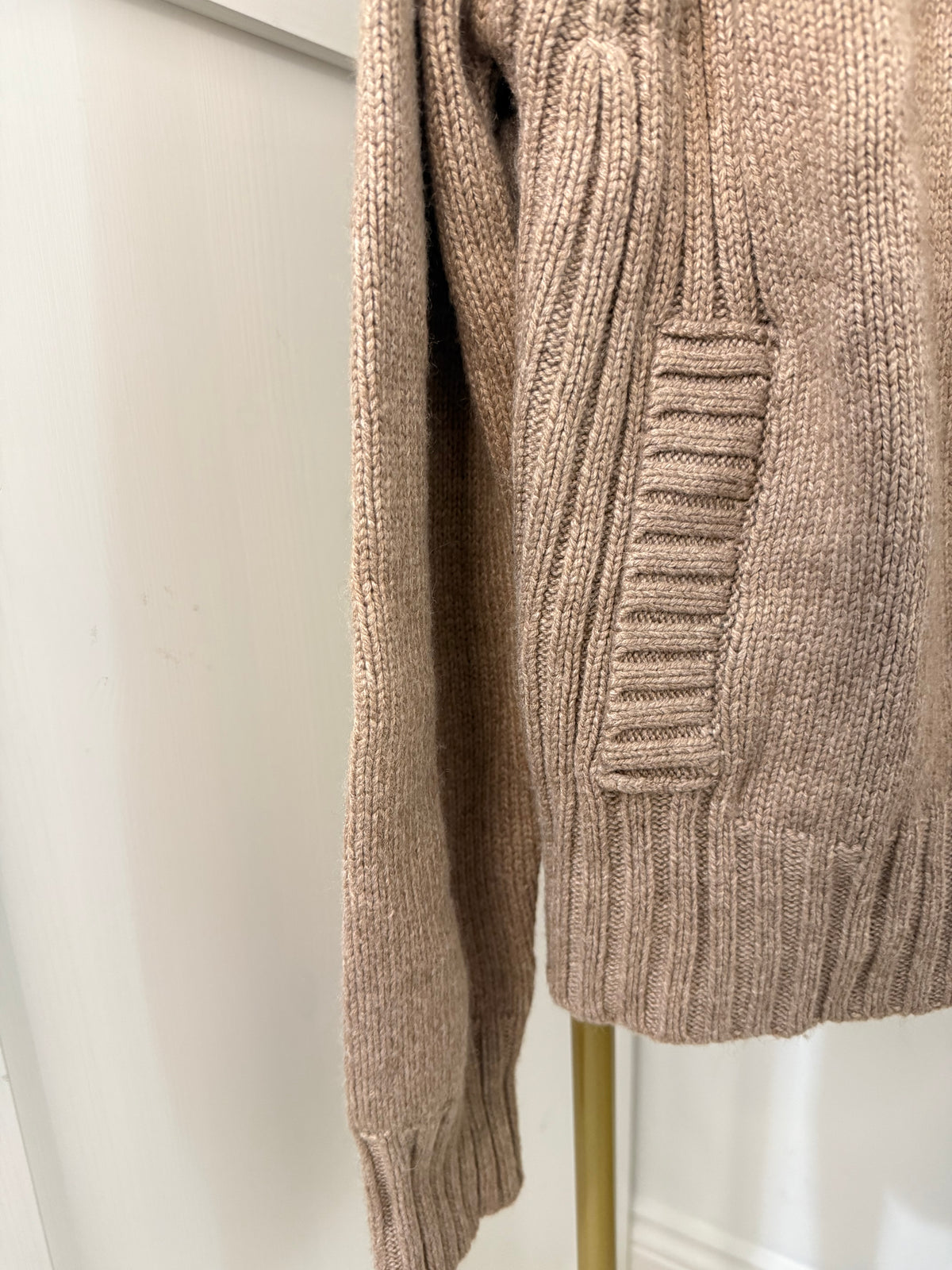     Zara beige knit cardigan pocket and sleeve detail